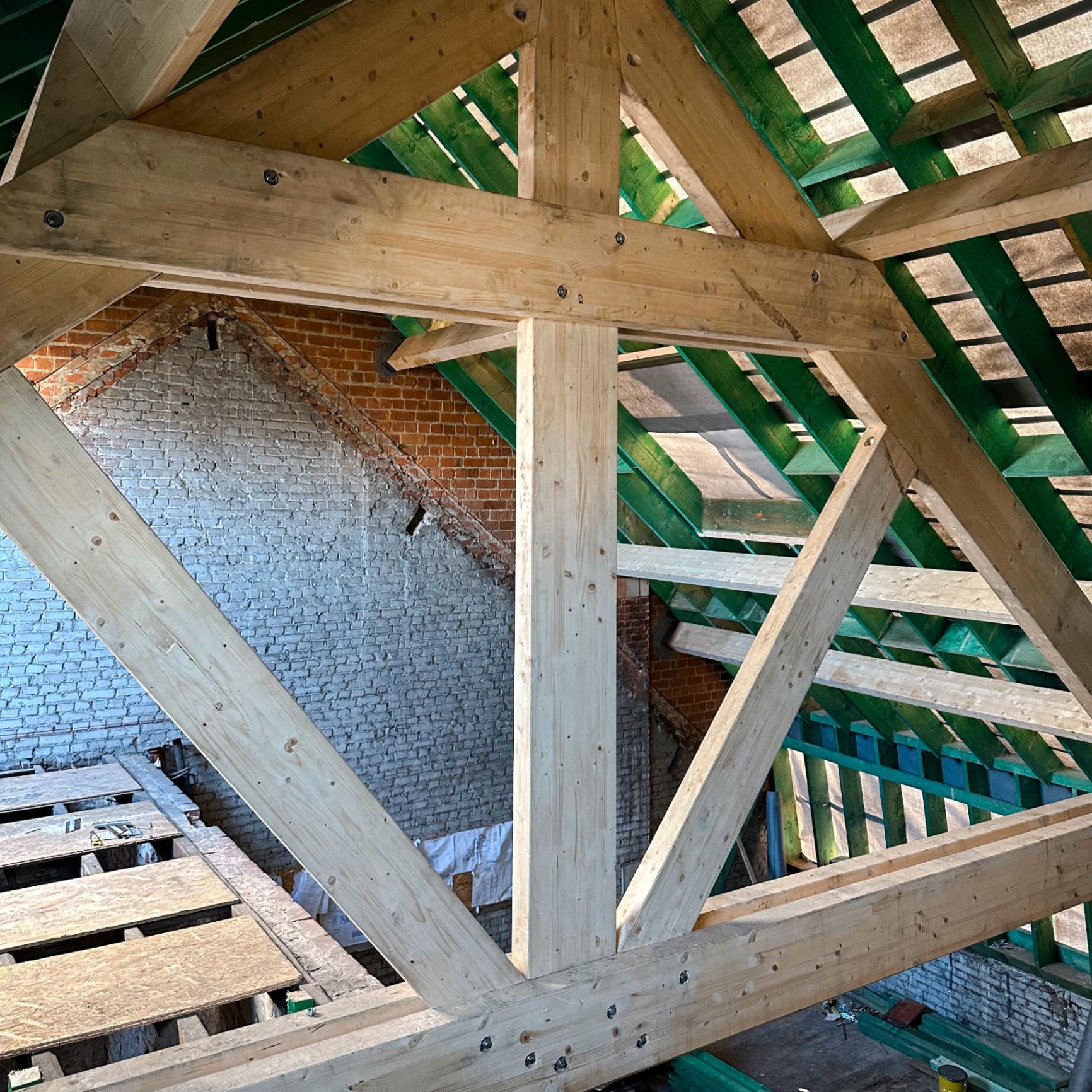 Transformation complète de la toiture au cœur de Louvain - Image 4