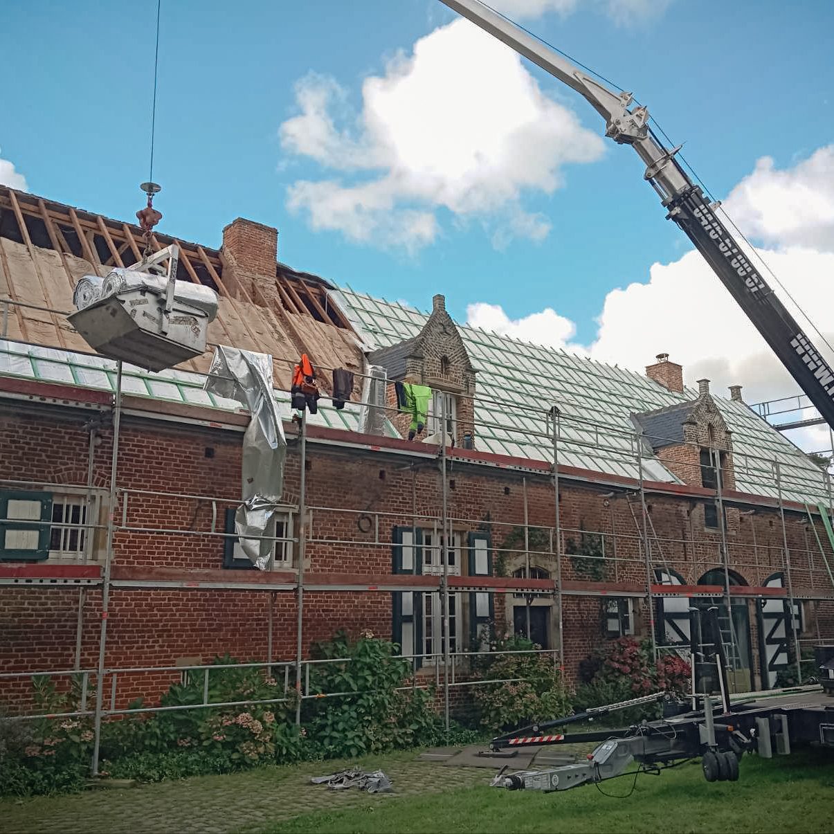 Restauratie en dakrenovatie van de 18e-eeuwse Valvekenshoeve - Image 1