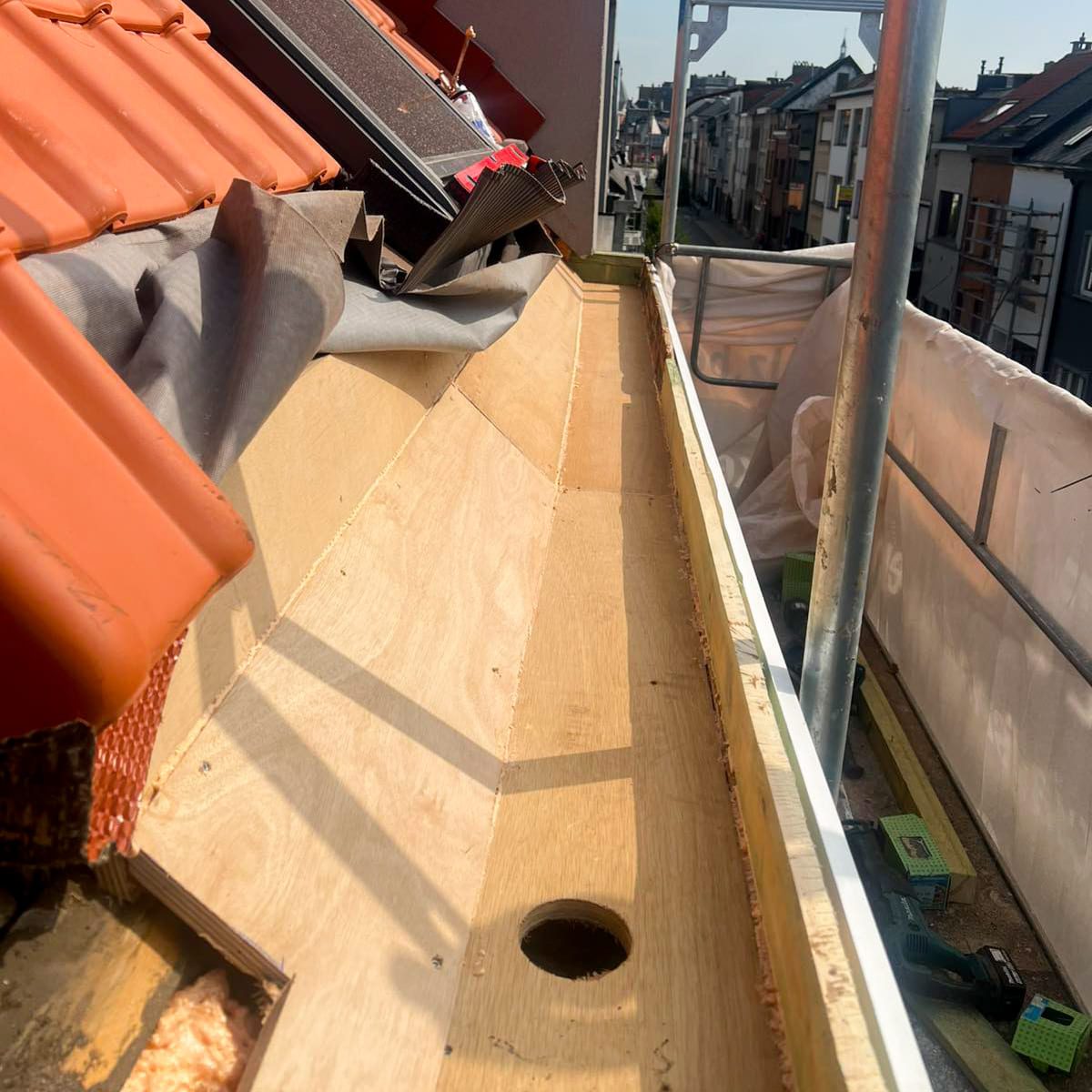Complete dakrenovatie met sarkingisolatie in Mechelen - Image 5